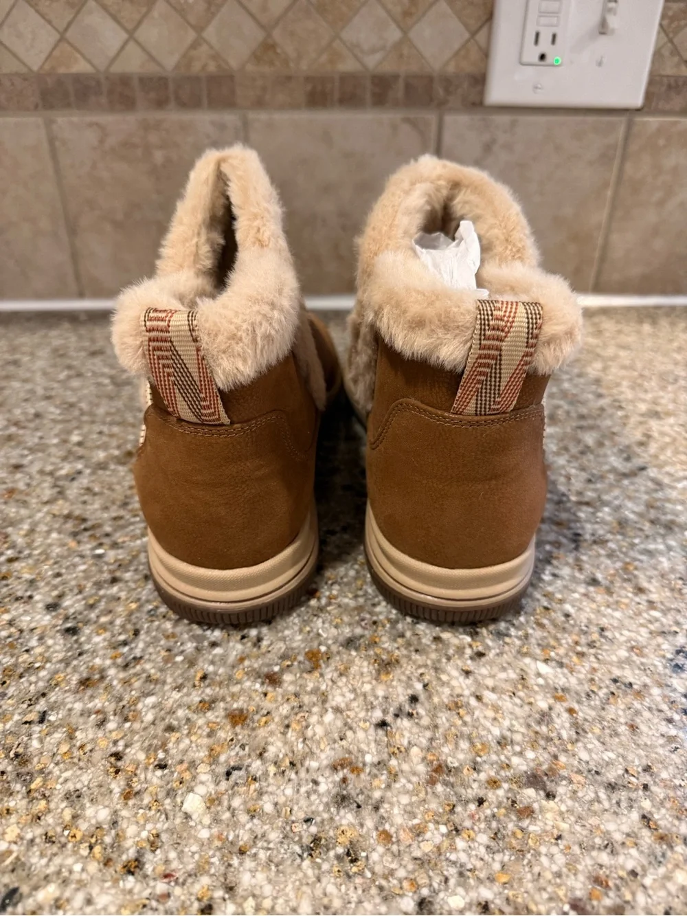 Clarks Cloudsteppers Breeze Faux Fur Slip On Ankle Booties Size 9.5